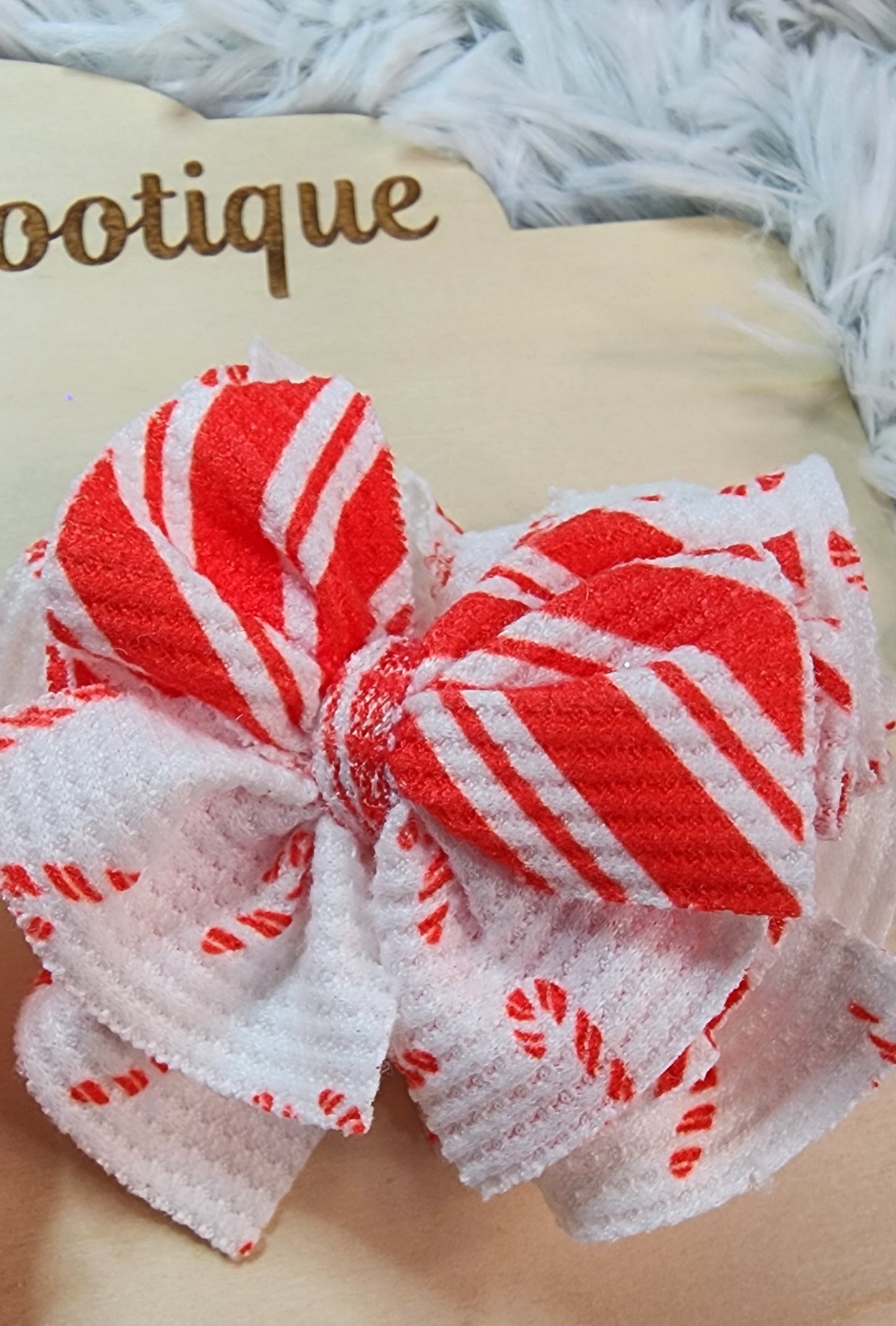 Dainty Candy Cane Shredded Piggies
