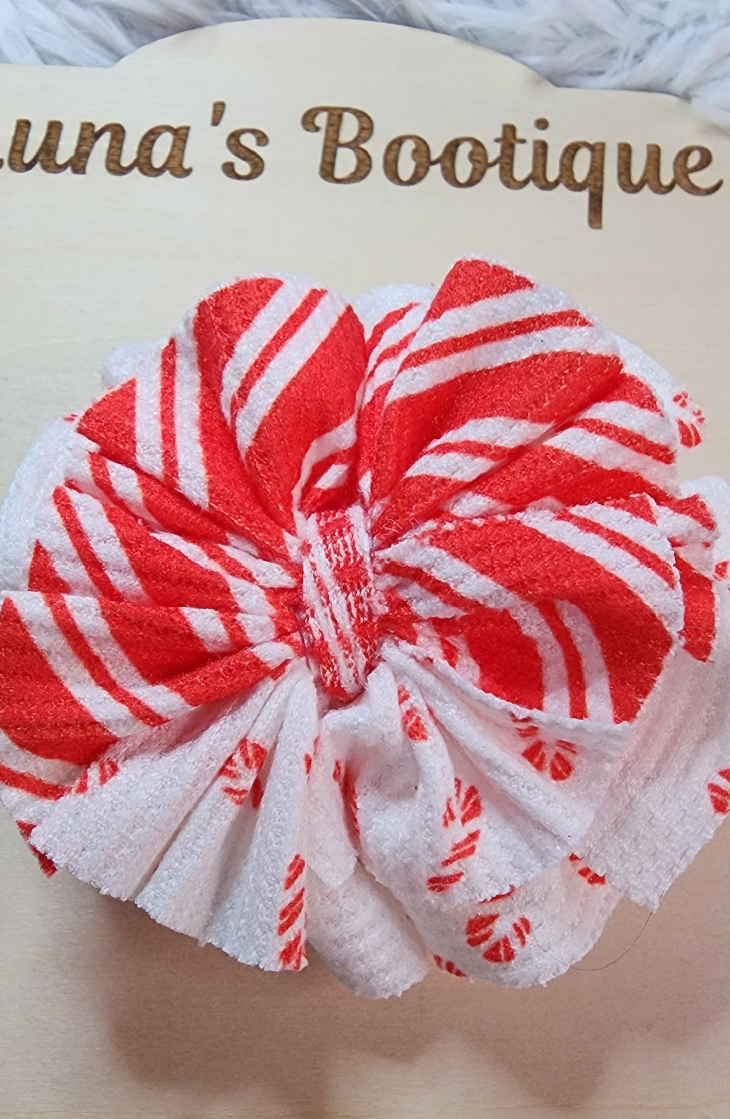 Dainty Candy Cane Shredded Piggies